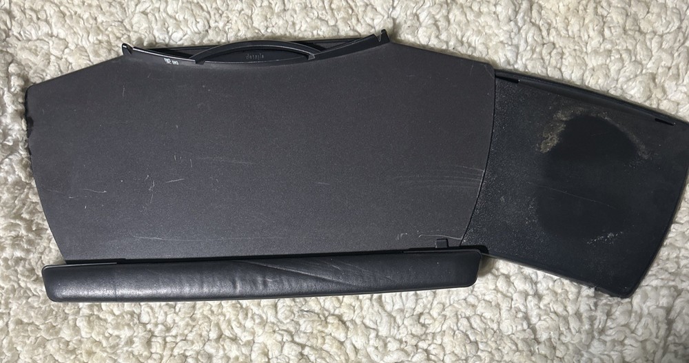 Ergotron Styleview Med Keyboard Tray W/ Extendable Mouse Pad Tray & Wrist Rest