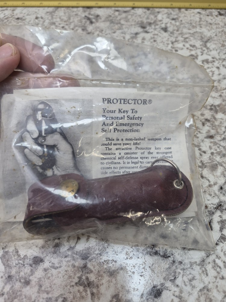 Vintage PROTECTOR Pepper Spray Key-Ring Self Defense Personal Security NEW