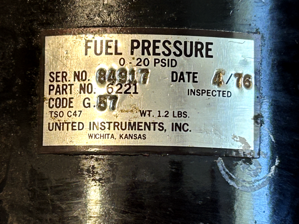 UNITED INSTRUMENTS FUEL PRESSURE INDICATOR P/N 6221