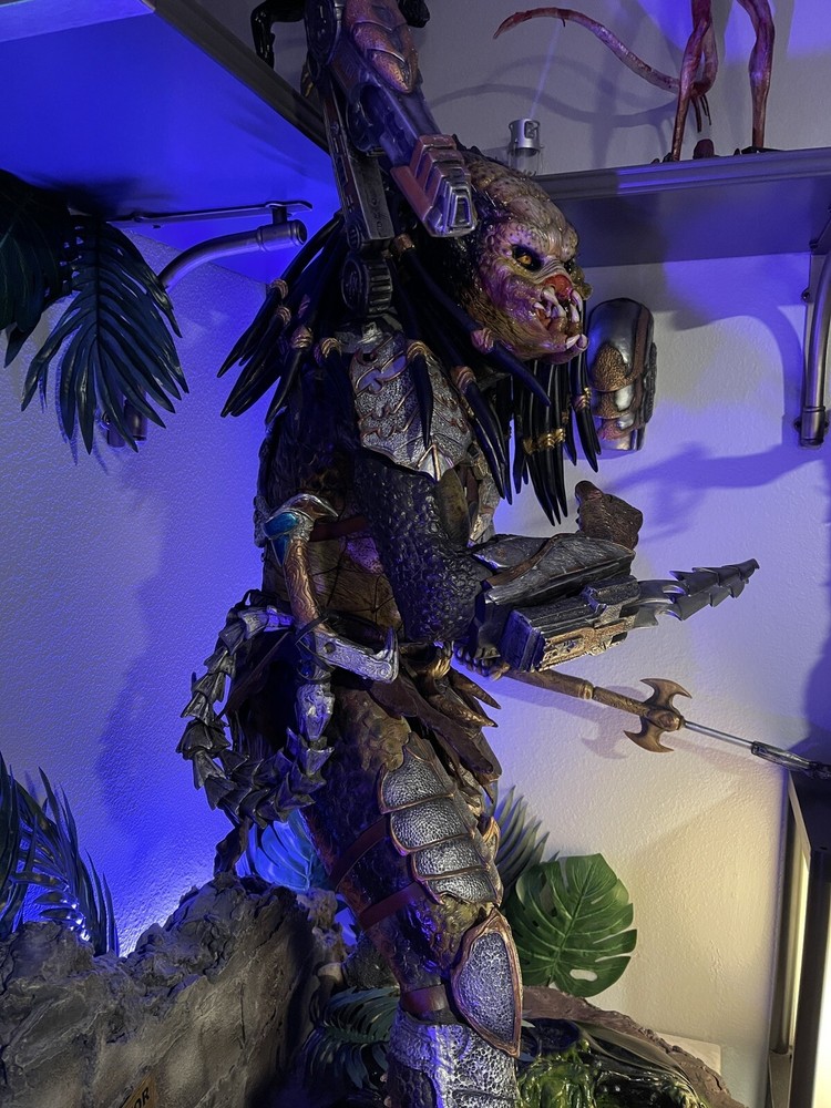 Custom Wolf Predator Statue 1:2 Scale Alien Vs Predator