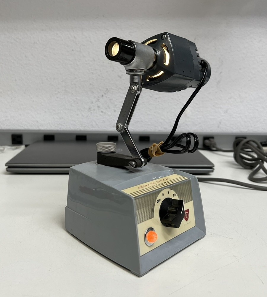 AO American Optical 651 Microscope Illuminator Variable Intensity ( Venteg )