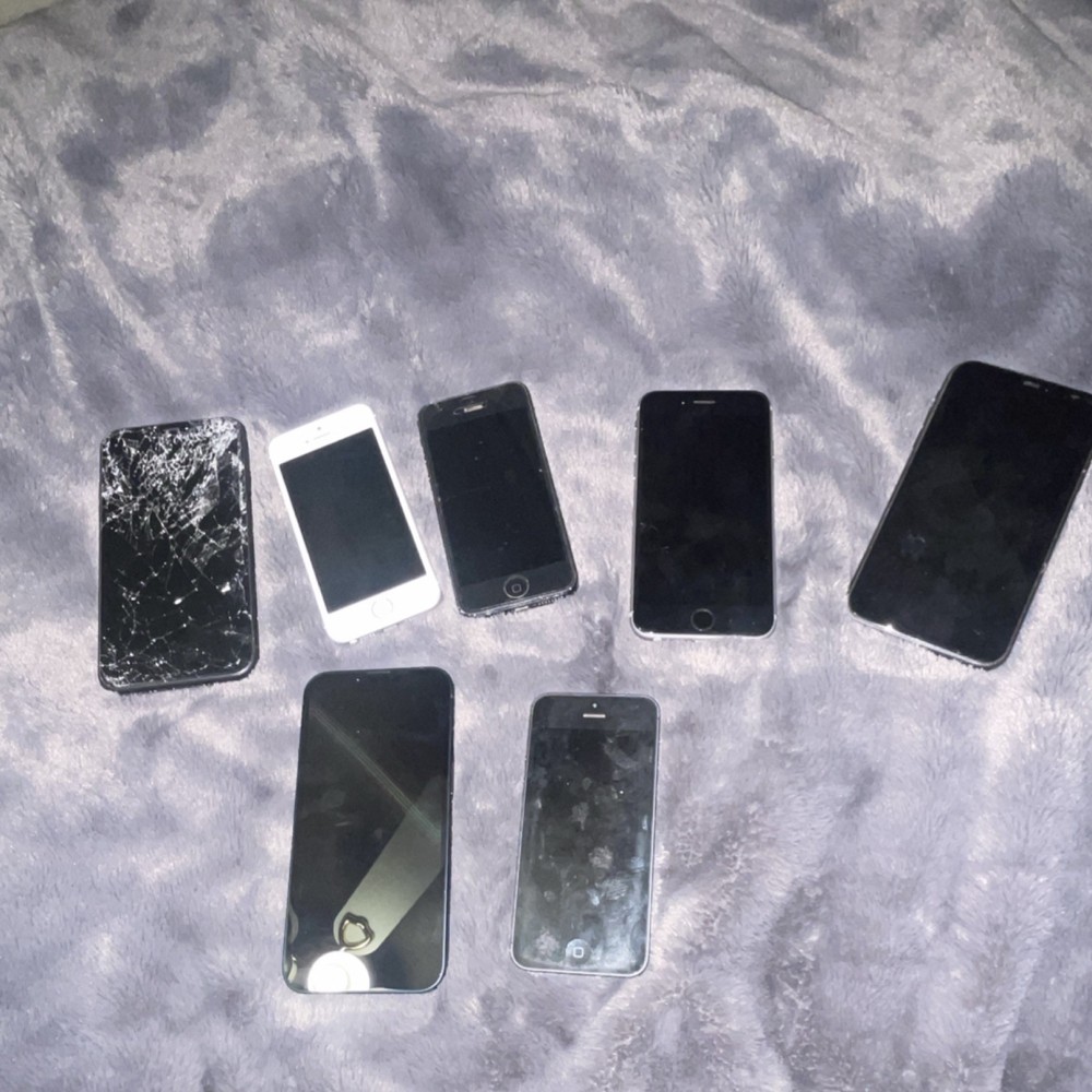 Apple iPhone Mixed 7 for parts only !!