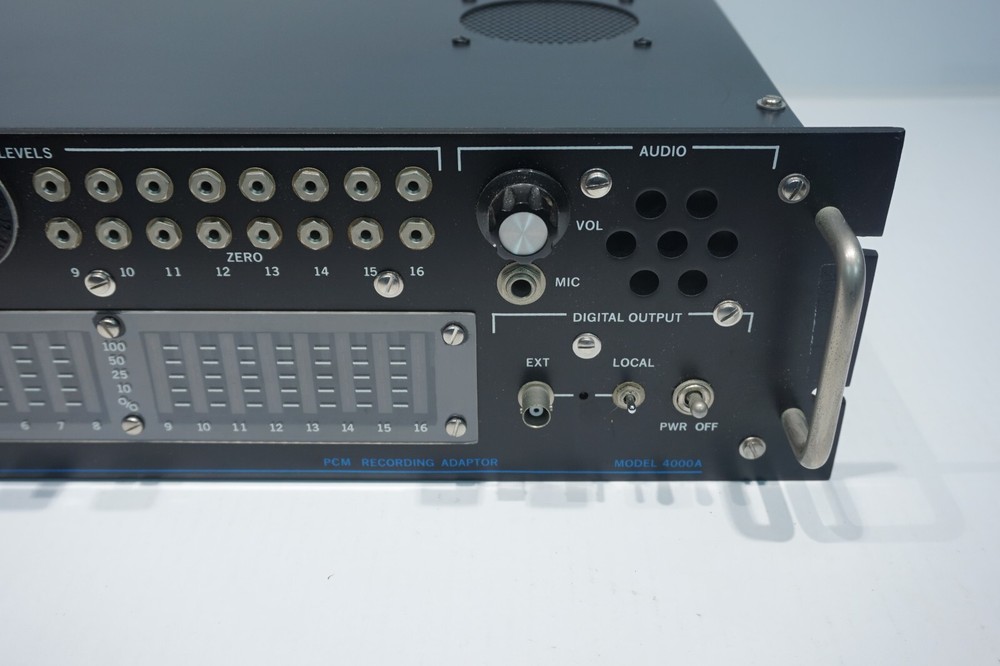 VETTER DIGITAL RACKMOUNT PCM RECORDING ADAPTOR MODEL 4000A