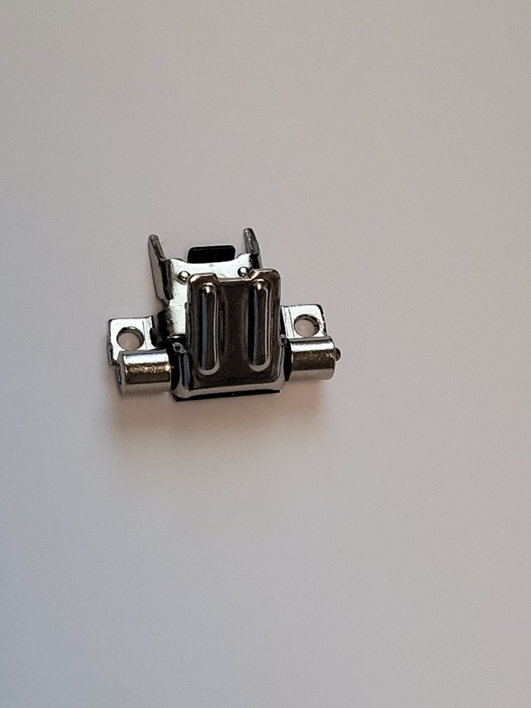 OSTER 76 - CLIPPER REPLACEMENT HINGE #42575, Titan, Model 10