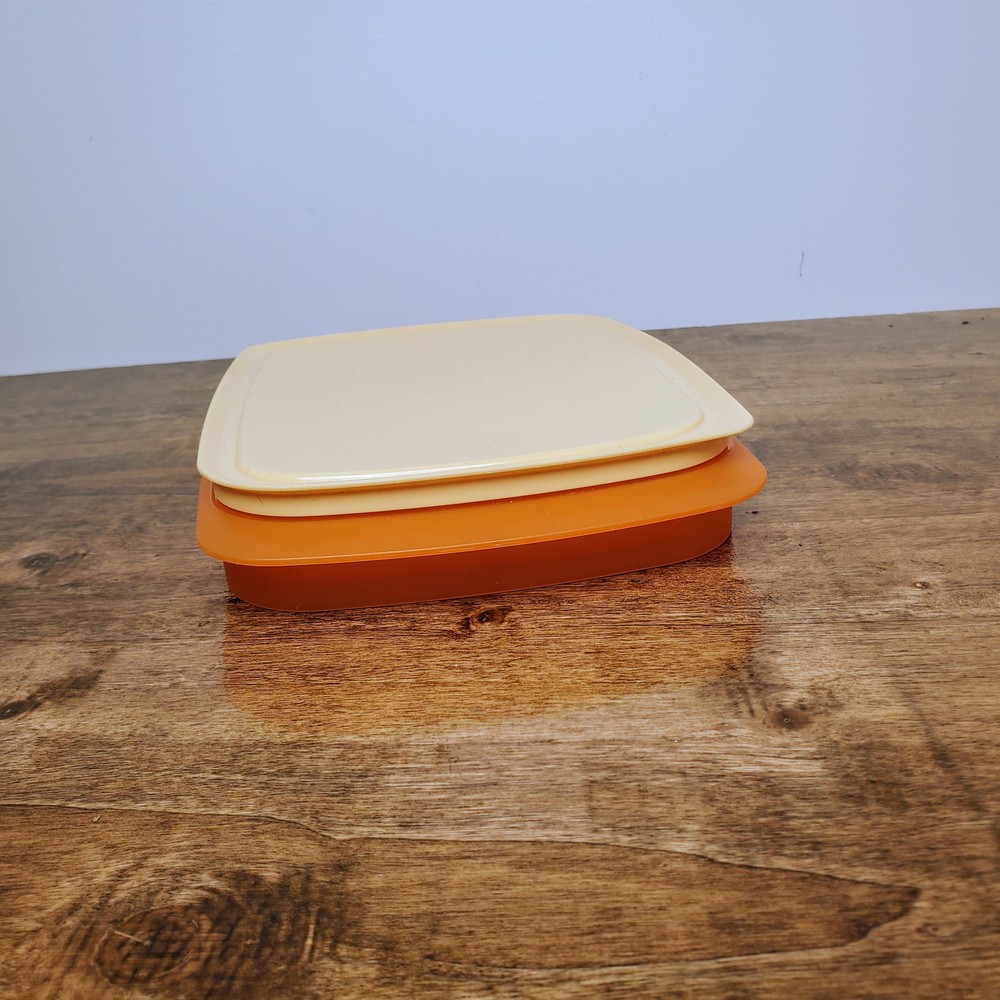 Tupperware # 6820 Snack Bar Keeper Orange Granola Bar Maker