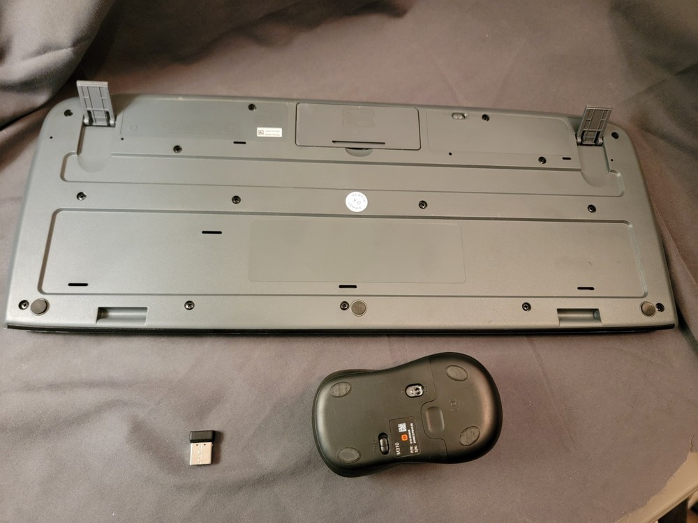 Logitech MK335 Quiet Wireless Keyboard & Mouse Combo Black/Silver