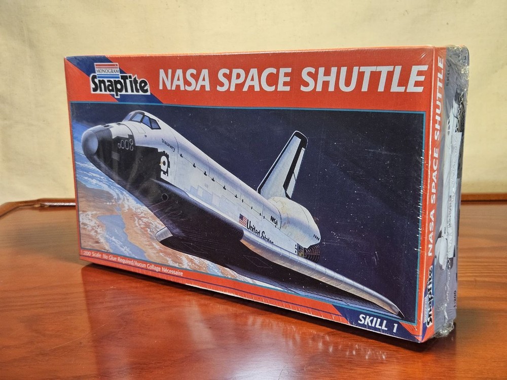 Monogram SnapTite NASA Space Shuttle 1/200 Scale Model Kit Sealed 012437