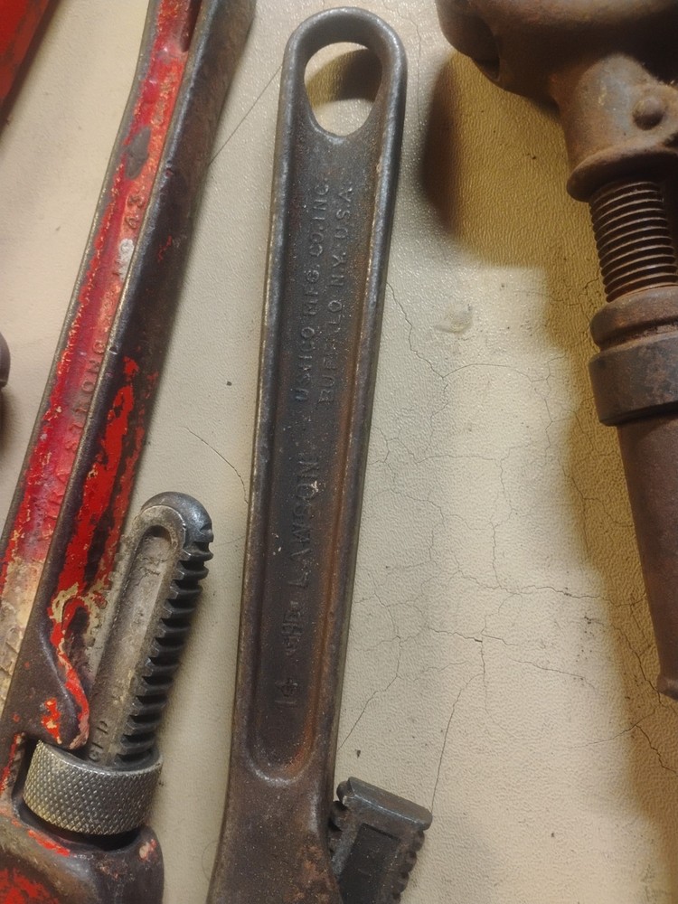 2 Fuller Pipe Wrenches - 2 Benfeild Bender - Trimo Pipe Cutter +