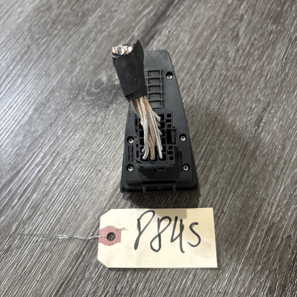 Volvo VNL Left/Driver Door Electrical Switch - Used Missing P/N