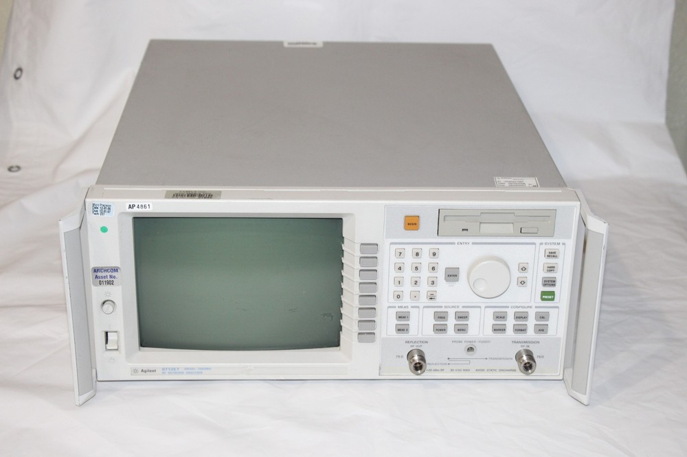 Agilent 8712ET 300Khz - 1300Mhz RF Network Analyzer