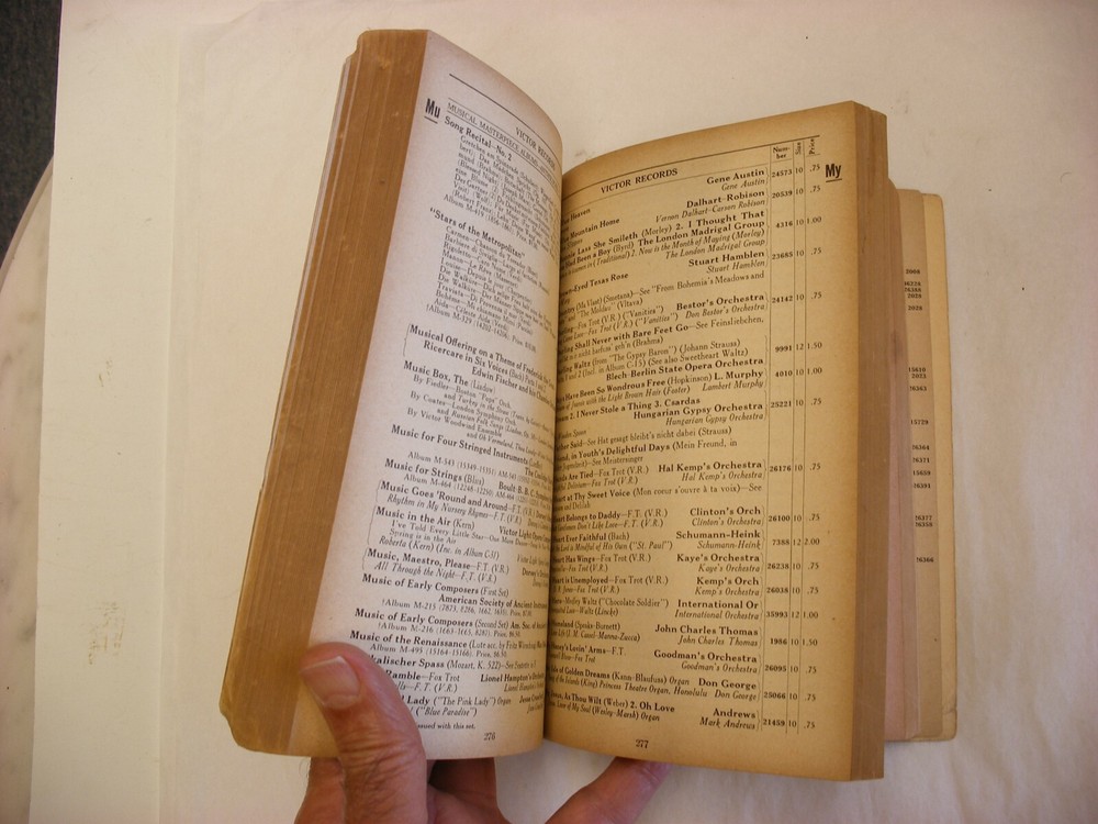 Original Victor Phonograph Record Catalog - 1939-1940