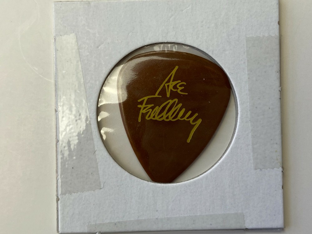 KISS Guitar Pick ACE FREHLEY Solo Frehley's Comet Brown Yellow Vintage