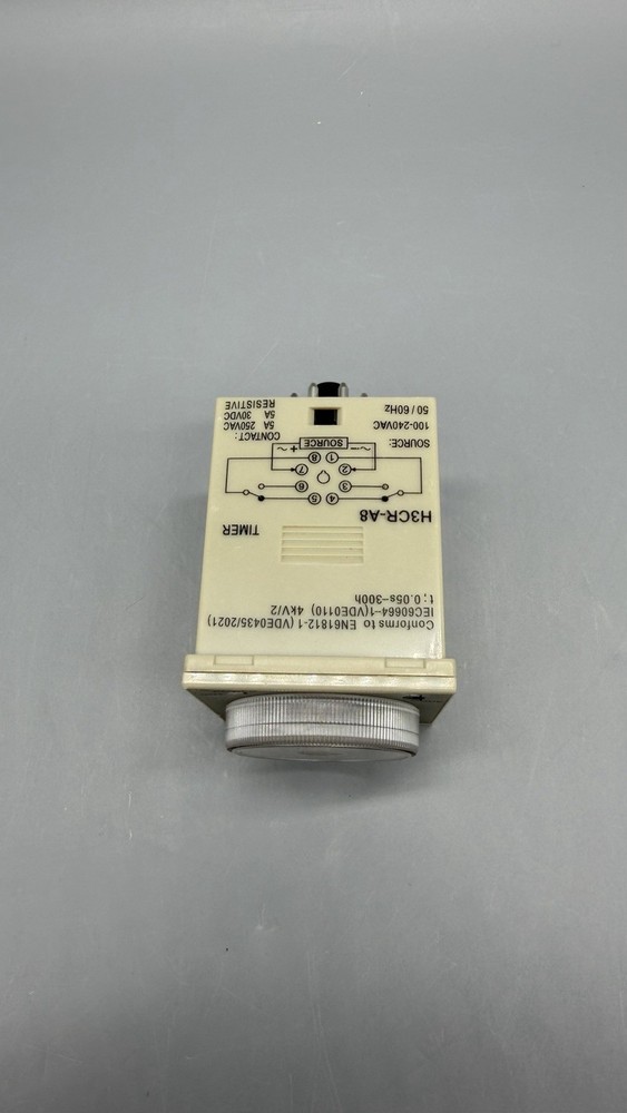 Omron H3CR-A8 Timer with Socket P3G-08