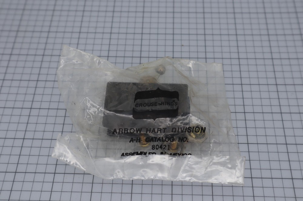 *Single* Crouse-Hinds Arrow Hart Toggle Switch 80421