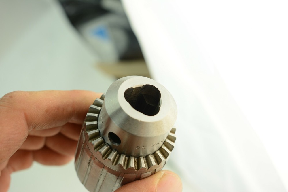 Rohm Key Type Drill Chuck 5/8"-16 NC Thread, 1/16" - 1/2" Clamping range THD