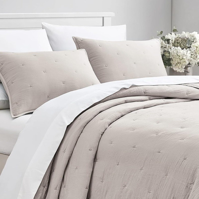 Oversized Queen Quilt Set Lightweight Microfiber Embroidered Soft Cozy Bedding
