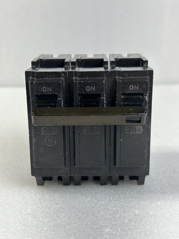 GE THQL32030 Plug-in Circuit Breaker 3P 30A