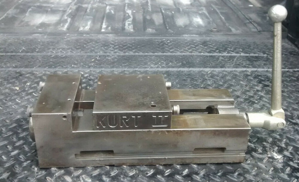 6" Kurt II Anglock Manual Pull Type CNC Machine Vise W/ Handle Machinist Vise