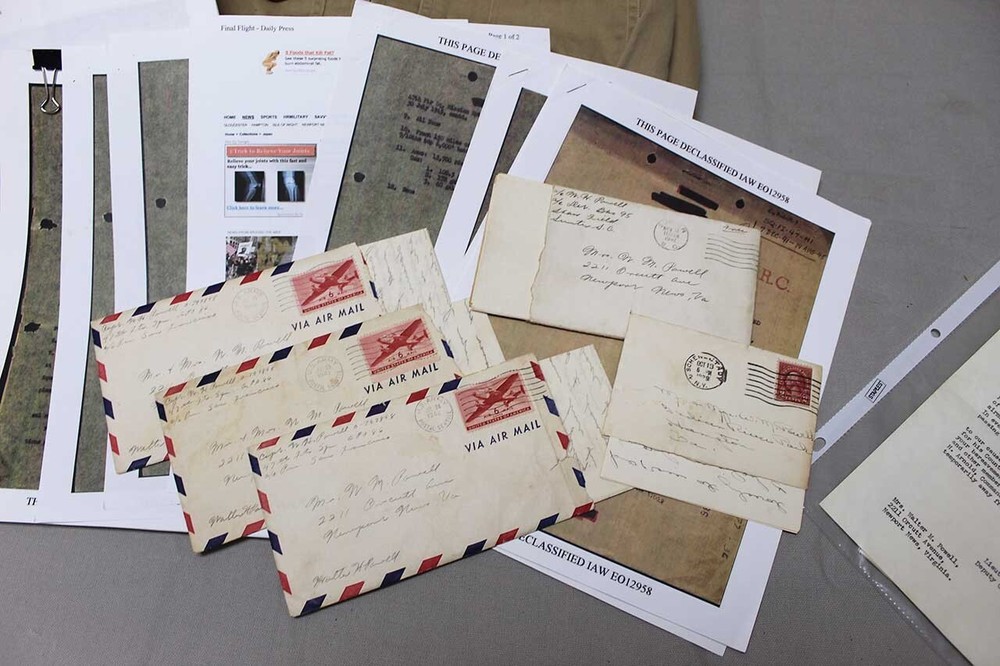 WW2 Group of Capt Powell P-51 Pilot – Pacific . FLU4871