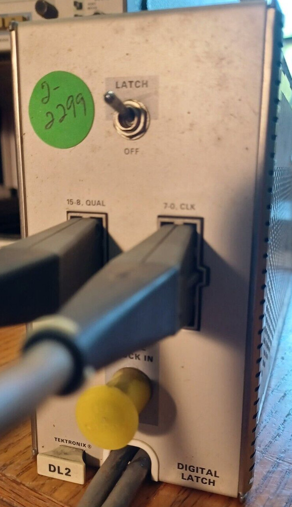 TEKTRONIX DL2 DIGITAL LATCH MODULE PLUG IN, UNTESTED