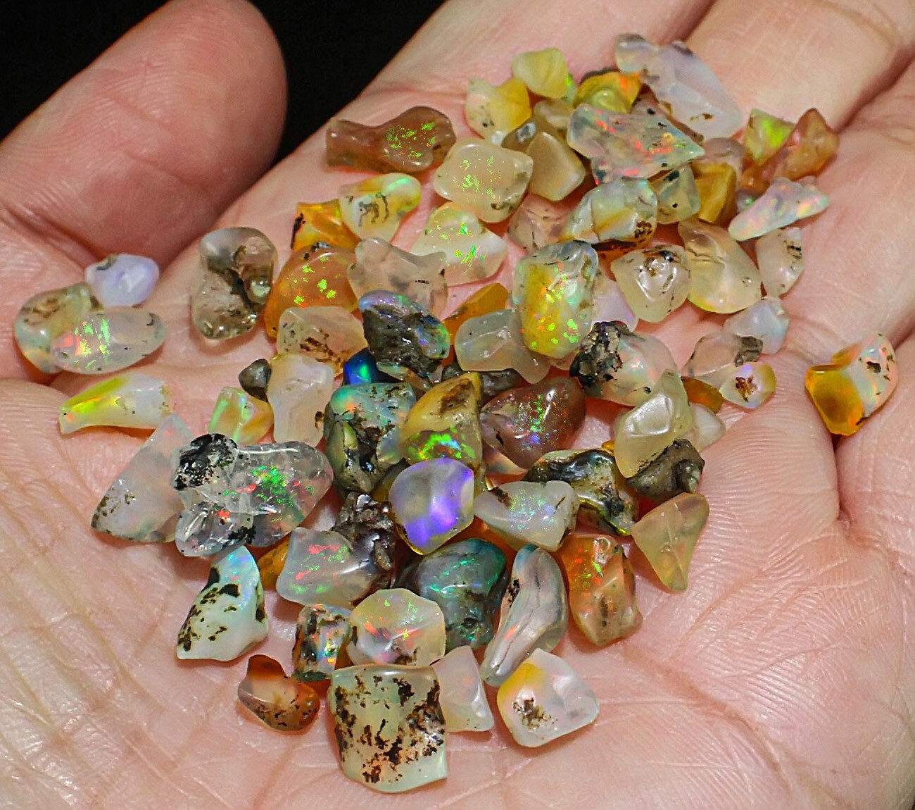 Opal 100 Pieces Parcel Flashing Specimen BBOB