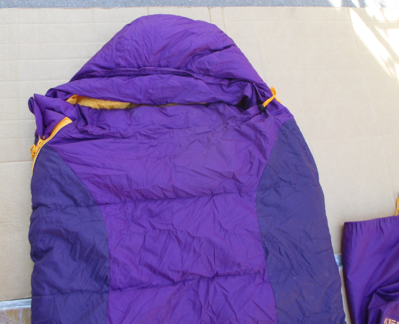 Kelty Cosmic 32F/0C Women's 550 Fill Dri-Down Sleeping Bag 74" x 29"