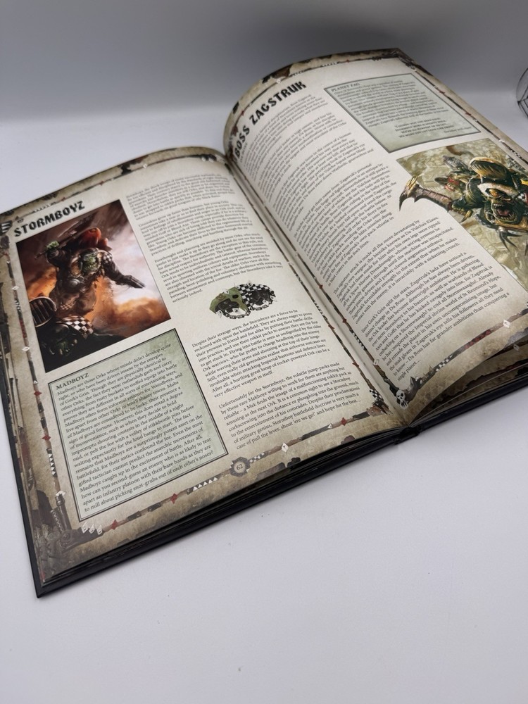 Warhammer 40k 40,000 Codex Orks 8th Edition OOP Games Workshop HC 2018 EB#55015