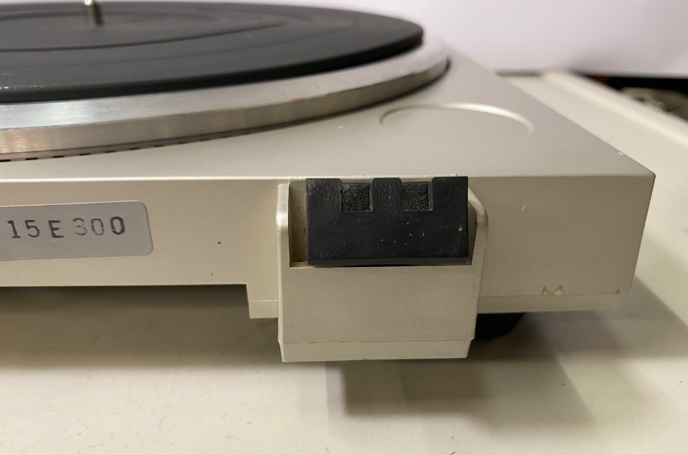 Technics SL-Q300 Quartz Direct Drive Automatic Turntable System *PARTIALLY WORKS