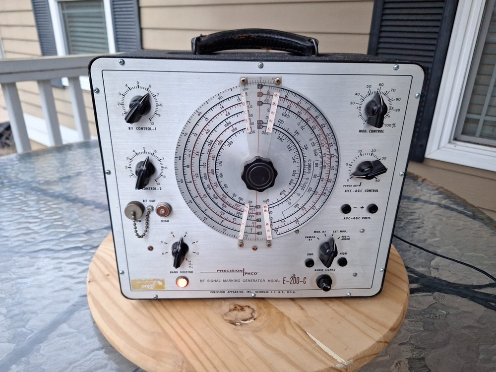Vintage PRECISION PACO E-200-C RF SIGNAL-MARKING GENERATOR Untested
