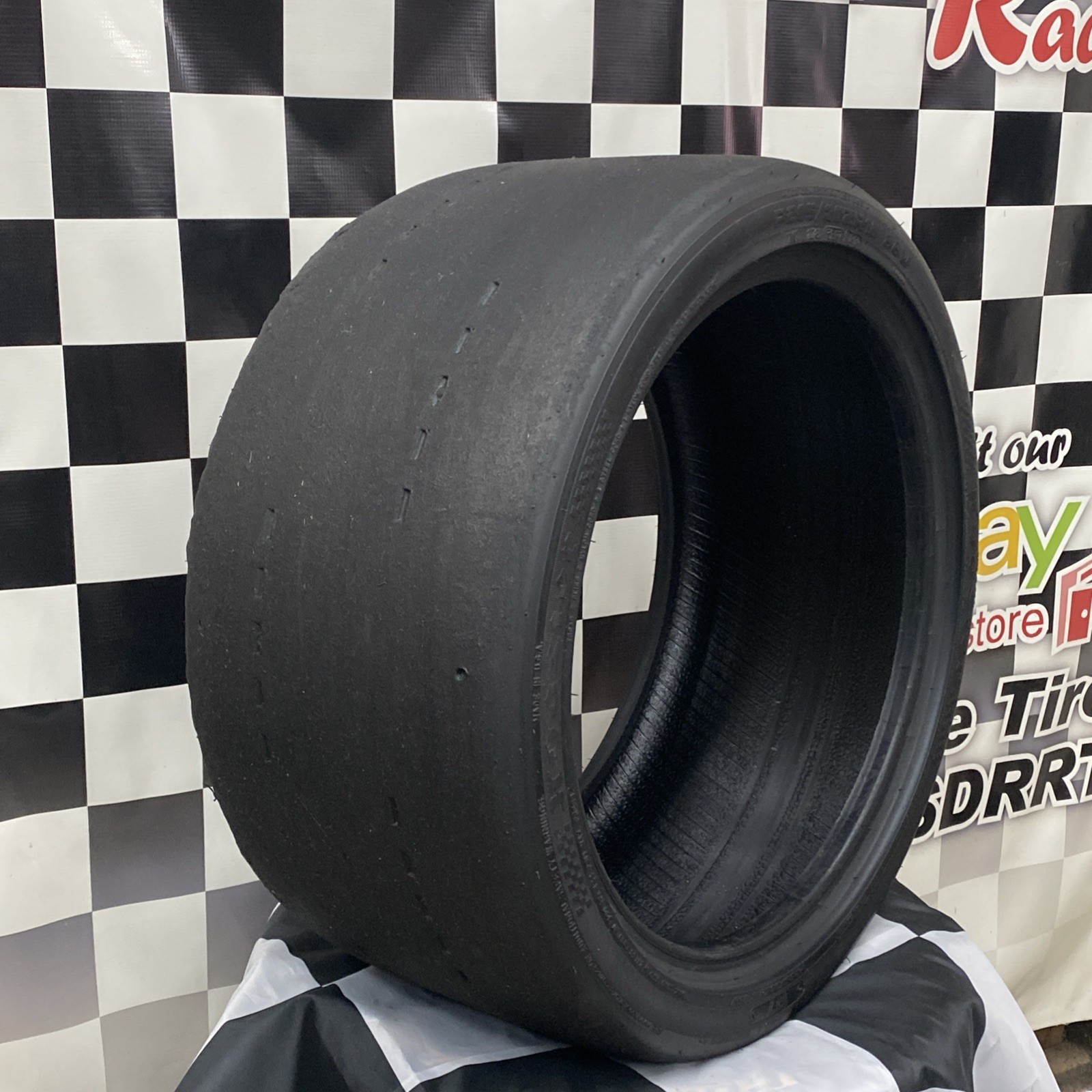 449-1 USDRRT HOOSIER DOT Road Race Tire 285/30-ZR18 R7