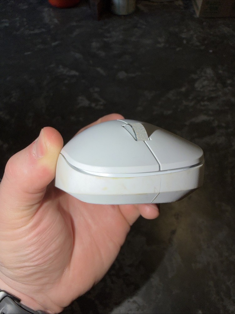 Microsoft Bluetooth Ergonomic Mouse Model 1955 White Untested