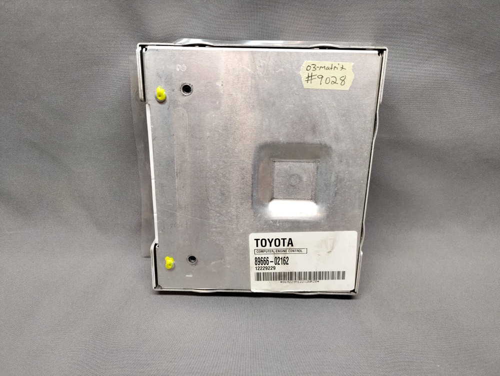 2003 Toyota Matrix Engine Computer 2WD 89666-02162