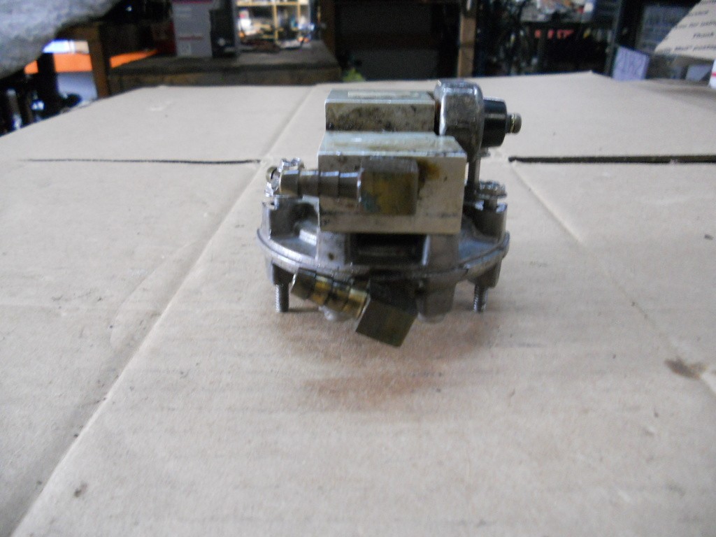 Johnson Evinrude 200-225-250 Fitch Ram Oil Lift Pump 5001505 Oil Pump