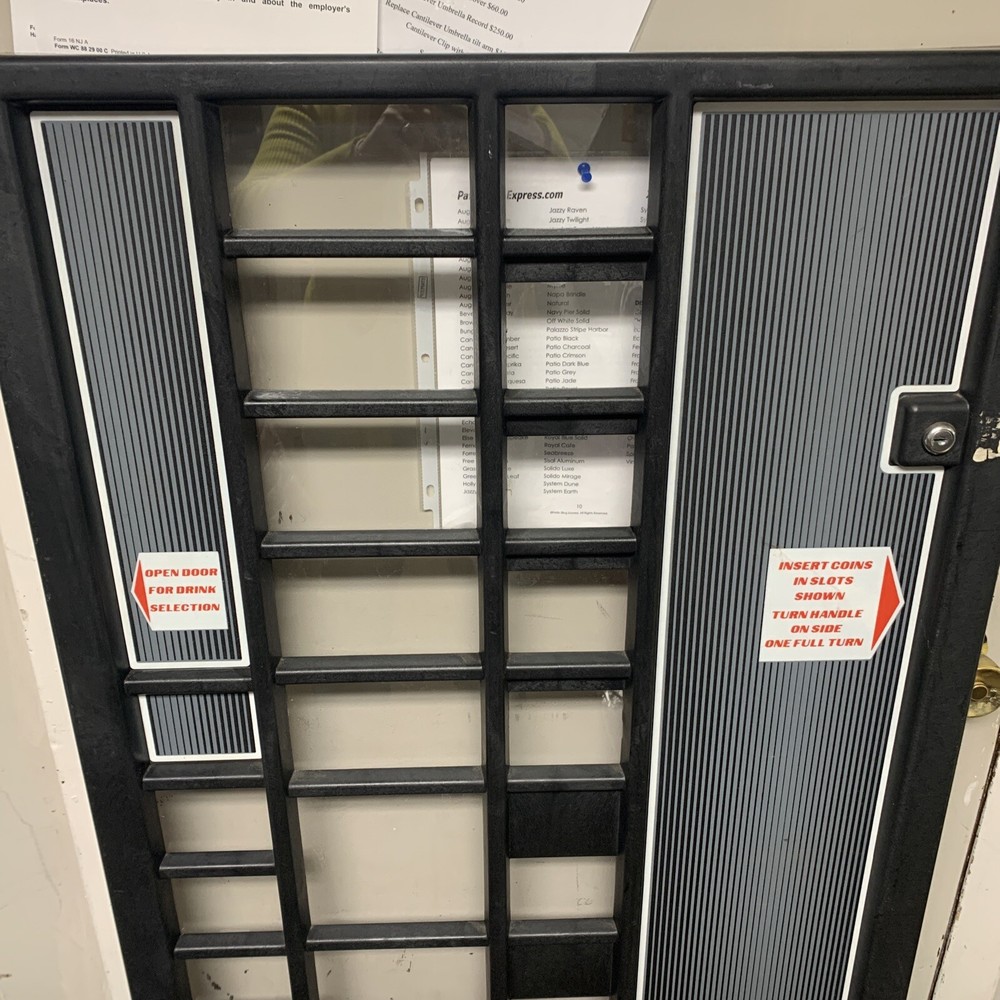 Antares Vending Machine Front Door For Candy And Snacks Dispensing Machine