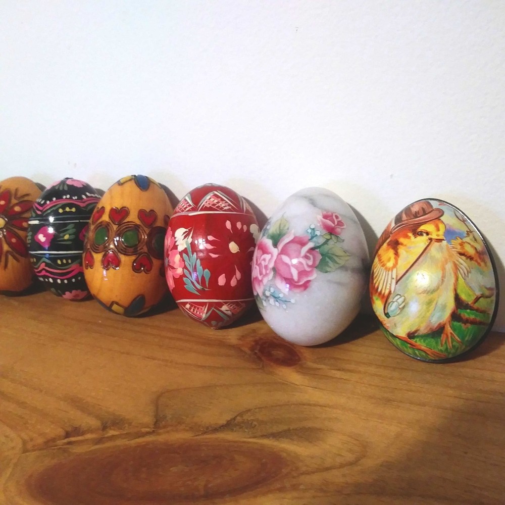 Painted Easter Eggs Decor 9x