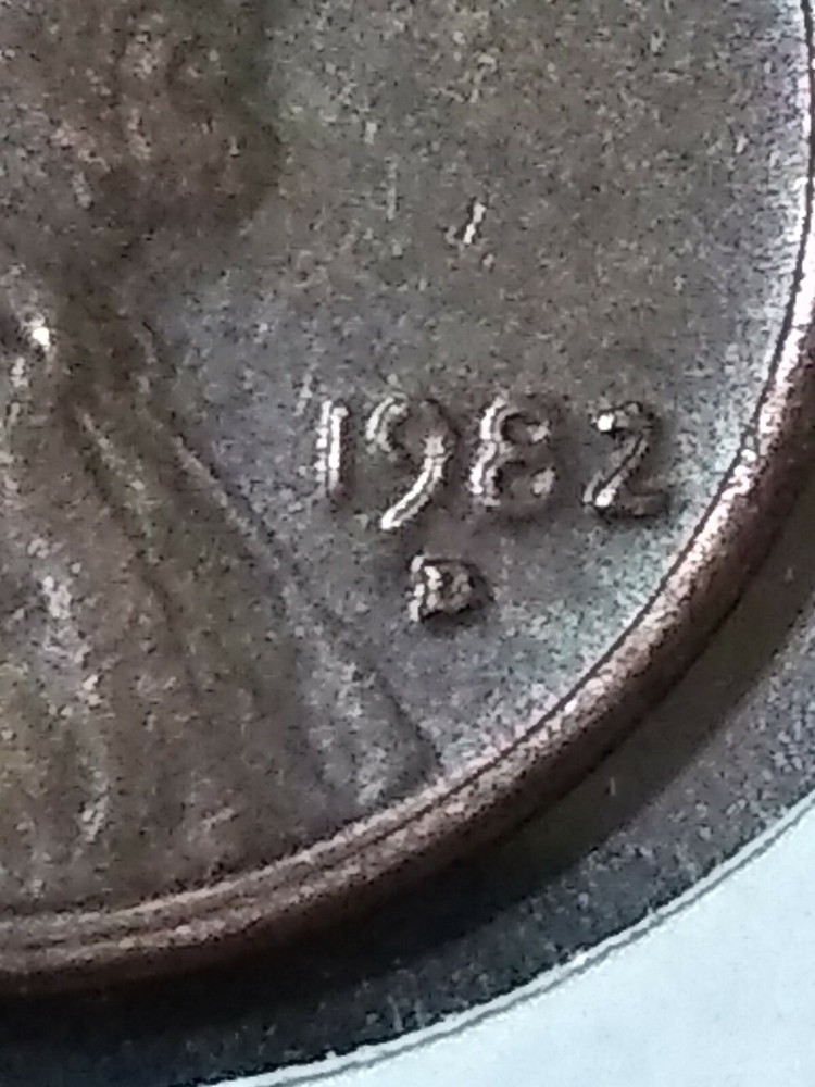 1982 D Lincoln Memorial Cent Error Repunched Mint mark Large Date Bronze AU 005