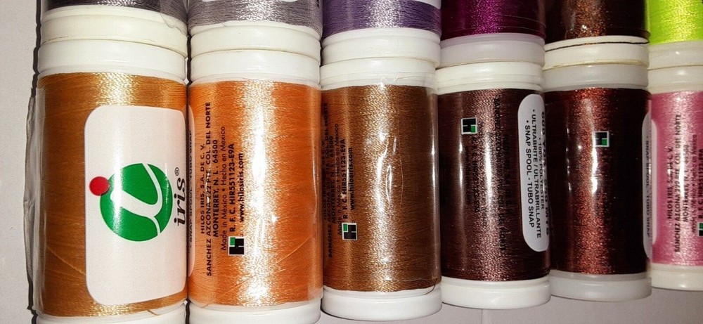 Embroidery Thread Polyester Set of 32 Double Snap Spools,600 yds,40W