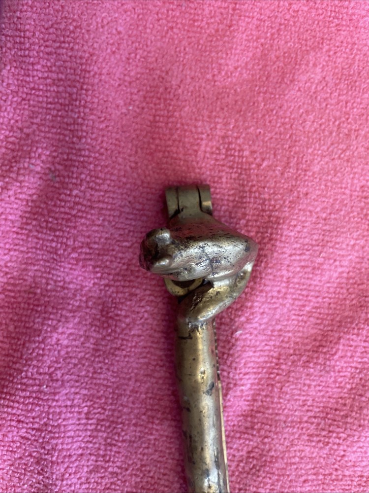 Vintage SQUIRREL Golden SOLID BRASS Cast Iron Nut Cracker