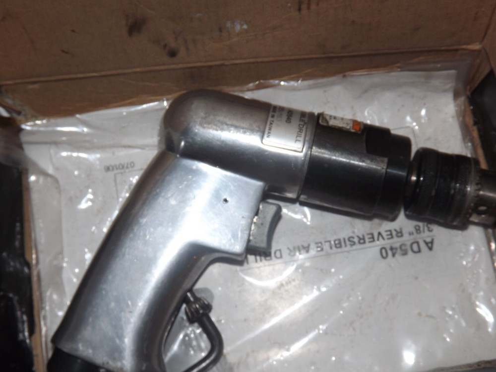 New Mac Tools 3/8" Reversible Drill AD540