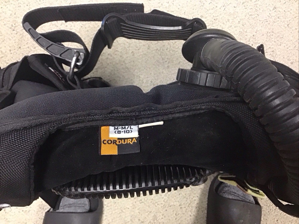 Oceanic BCD Size M-M/L (8-10)