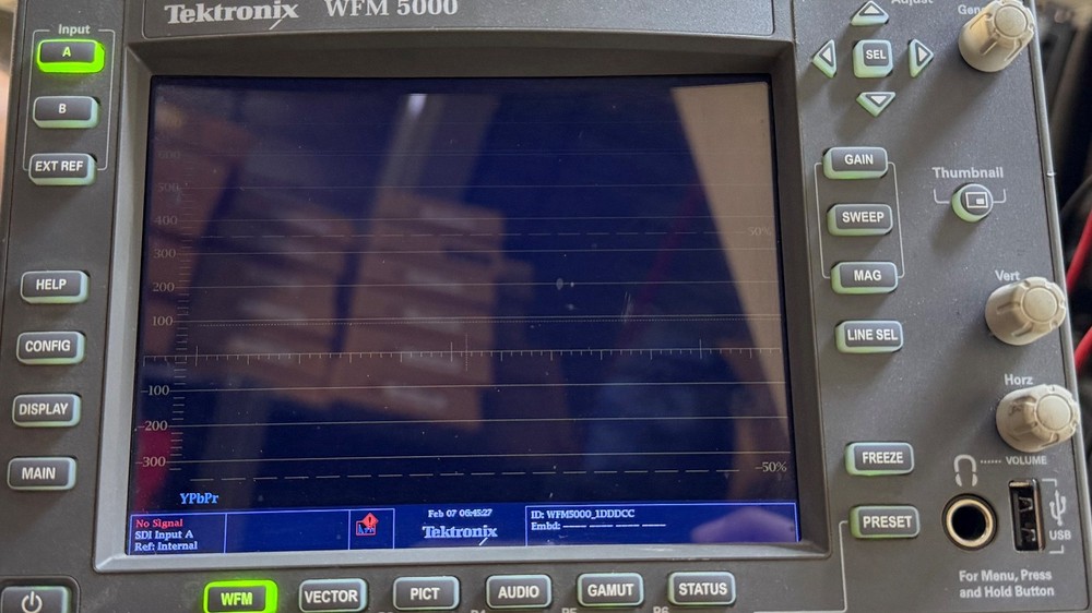 Tektronix wfm5000 HD/SD  waveform vectorscope without Adapter
