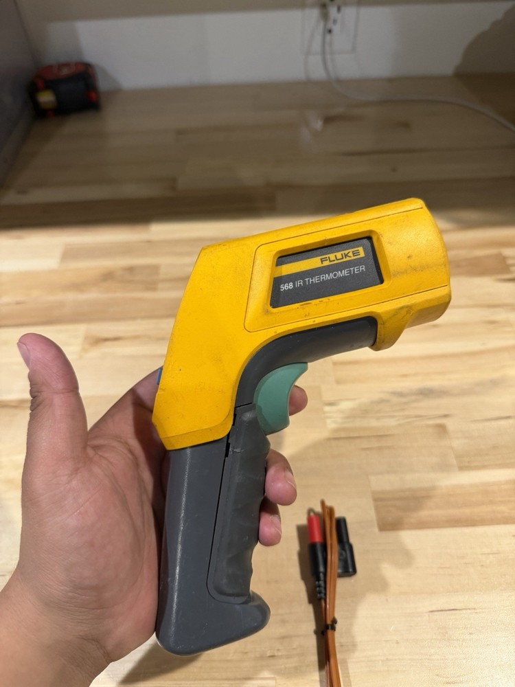 FLUKE 568 IR THERMOMETER W/ PROBE (TESTED) SHIPS FAST