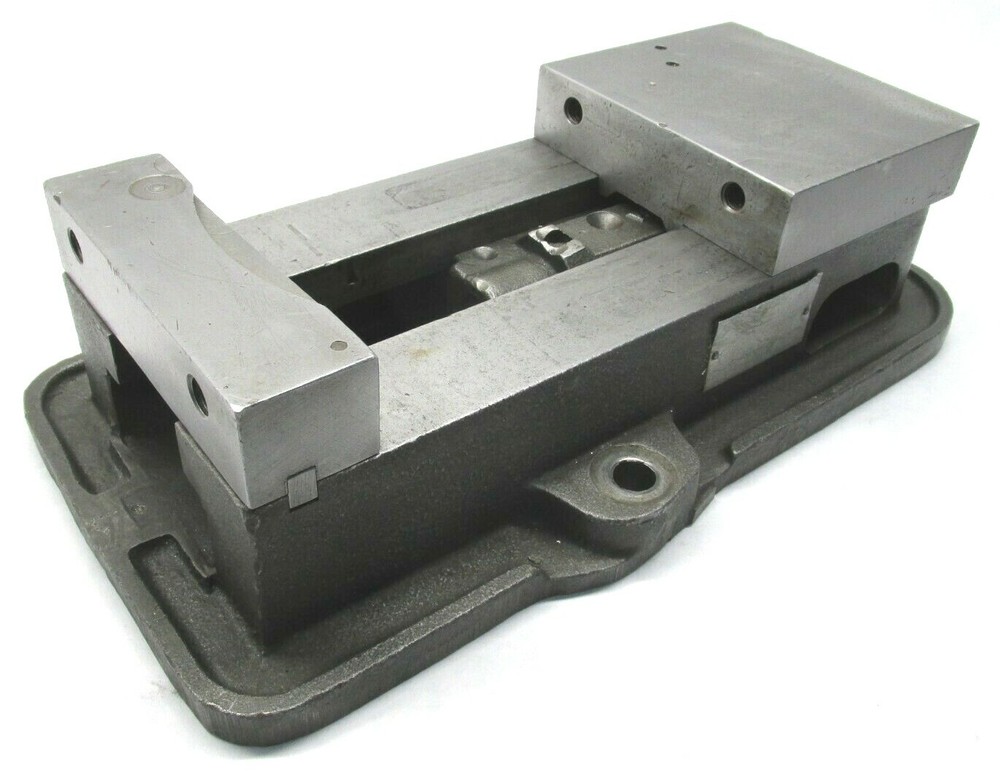 KURT ANGLOCK 6" MILLING MACHINE VISE - #D60