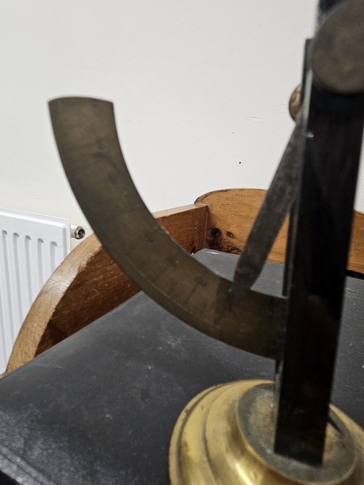 antique Measureing Insrument