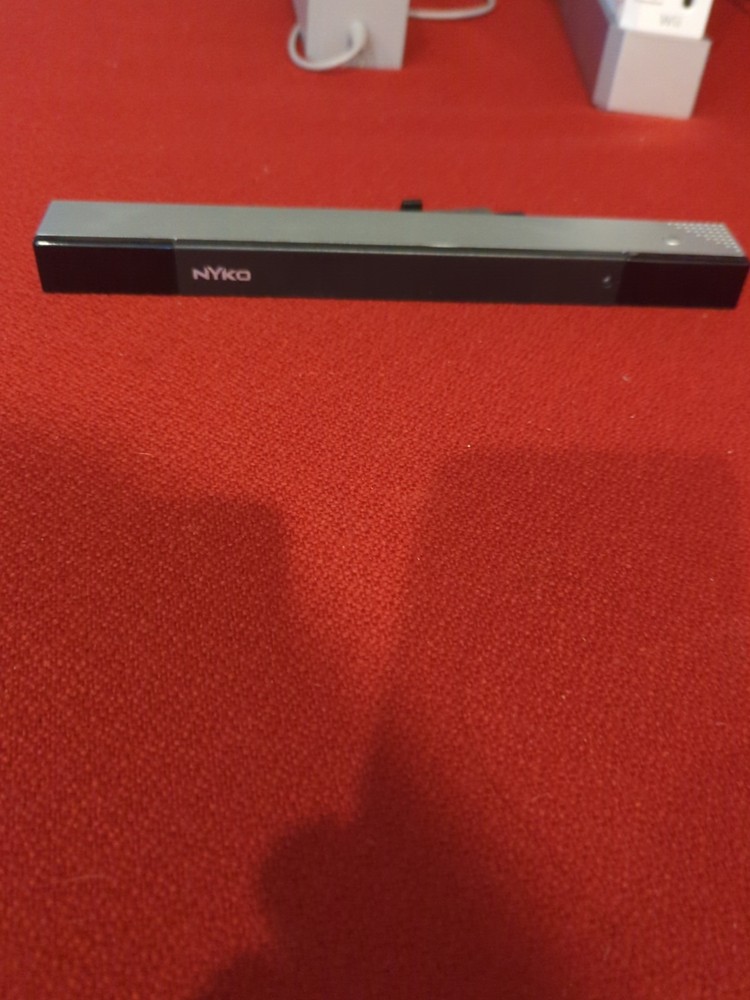 NYKO 87005-E14 Wireless Sensor Bar for Nintendo Wii Game Console