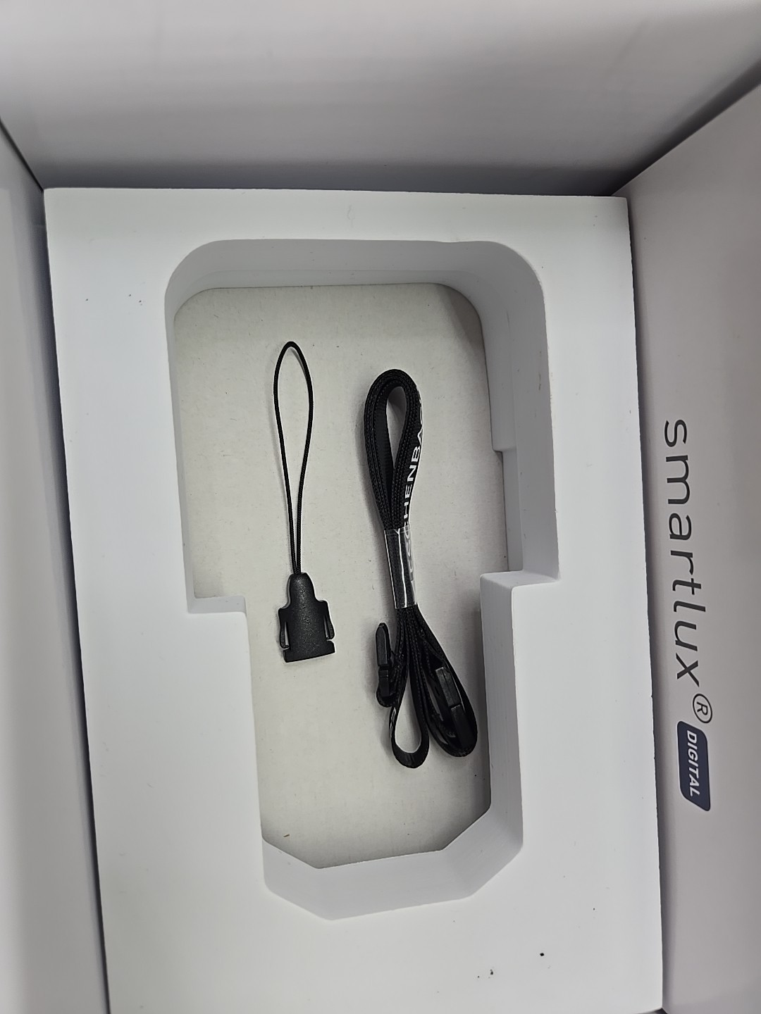 ESCHENBACH SmartLux Digital Portable Magnifier HD 165011 + Charger *Bad Battery*