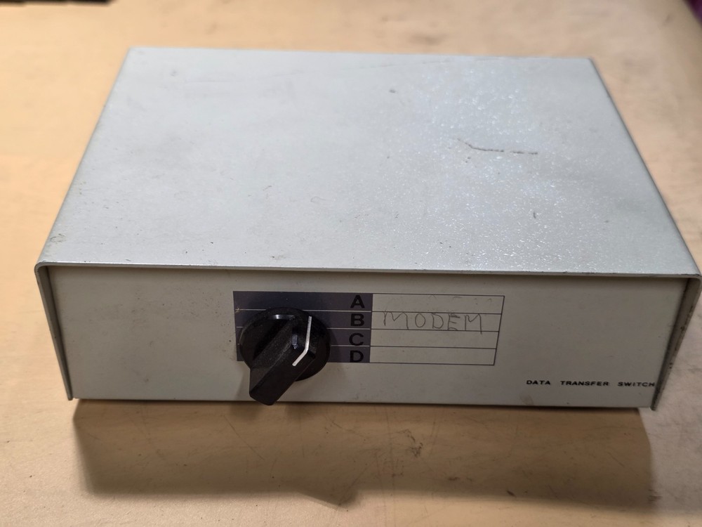 Data Transfer Switch, 4-port RJ45 network switch box