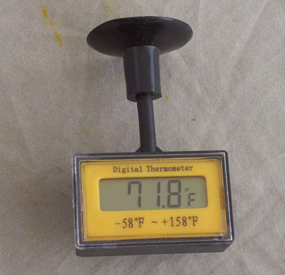 Fridge digital LCD thermometer with suction cup