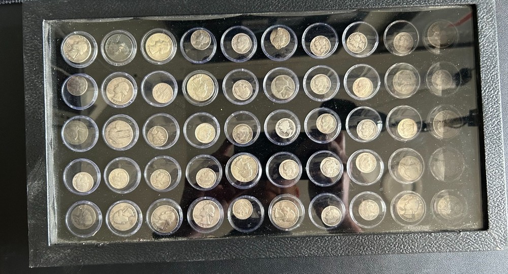 🔥🔥🔥50 Silver US Coins W/ Display Case SOLID SILVER!🔥🔥🔥