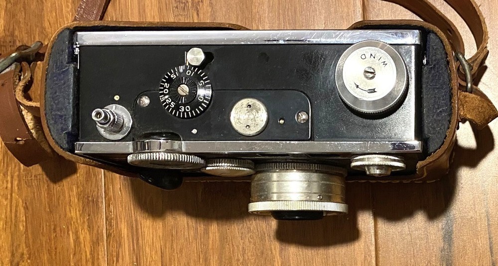 Vintage Argus 50mm Coated Cintar Camera With Brown Leather Case.